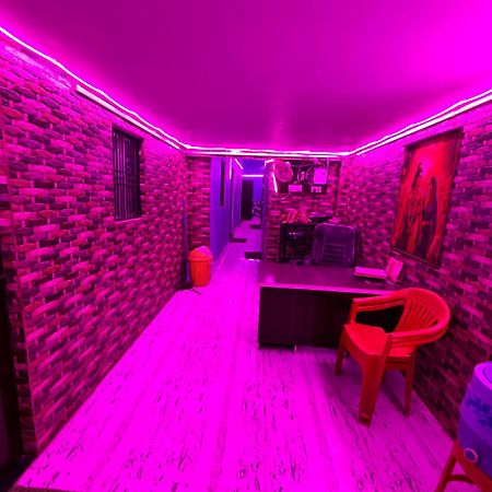 Kishori Ram Homestay Near Ayodhya Dham Railway Exterior photo